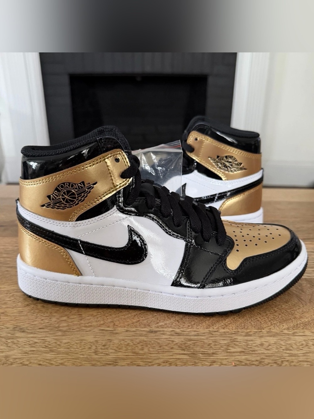 Air Jordan 1 High Golf “Gold Toe” - Size 6 - (DQ0660-002)